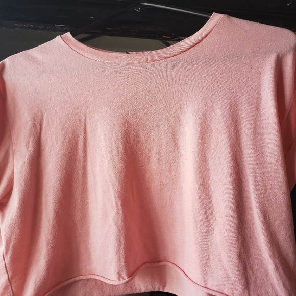 Pink crop top - Picture 2 of 2